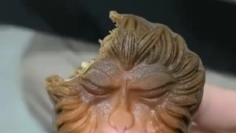 女生晒中秋悟空月饼 网友：一会儿肚子里就有人喊嫂嫂了